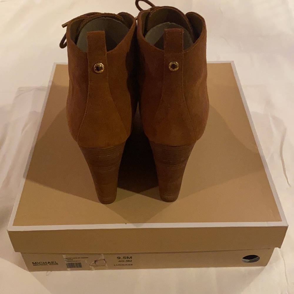 Camel booties. - Picture 3 of 3